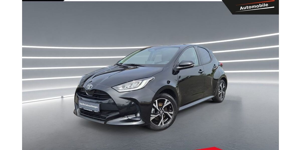 Toyota Yaris 10.968 km 23.490 &euro; Rheinbach 53359