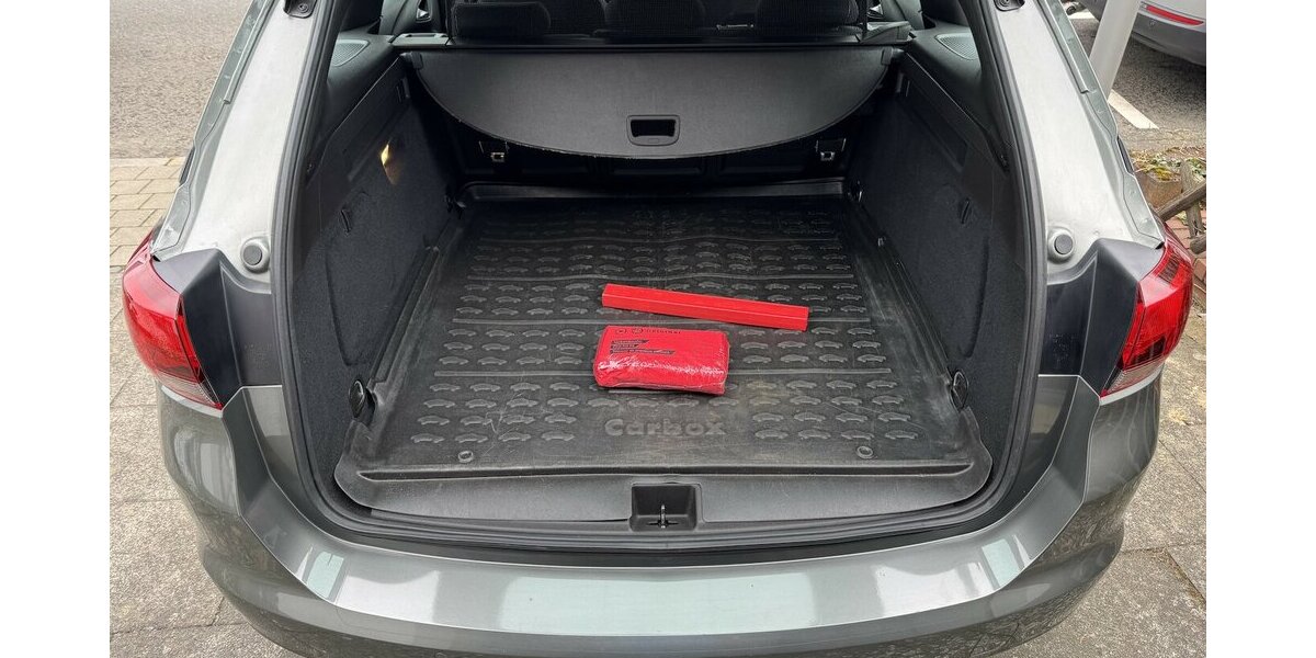 Opel Astra K Klima Navi Temp CarPlay AHK ServNeu 1.Hd 100.000 km 9.500 &euro; Erftstadt 50374