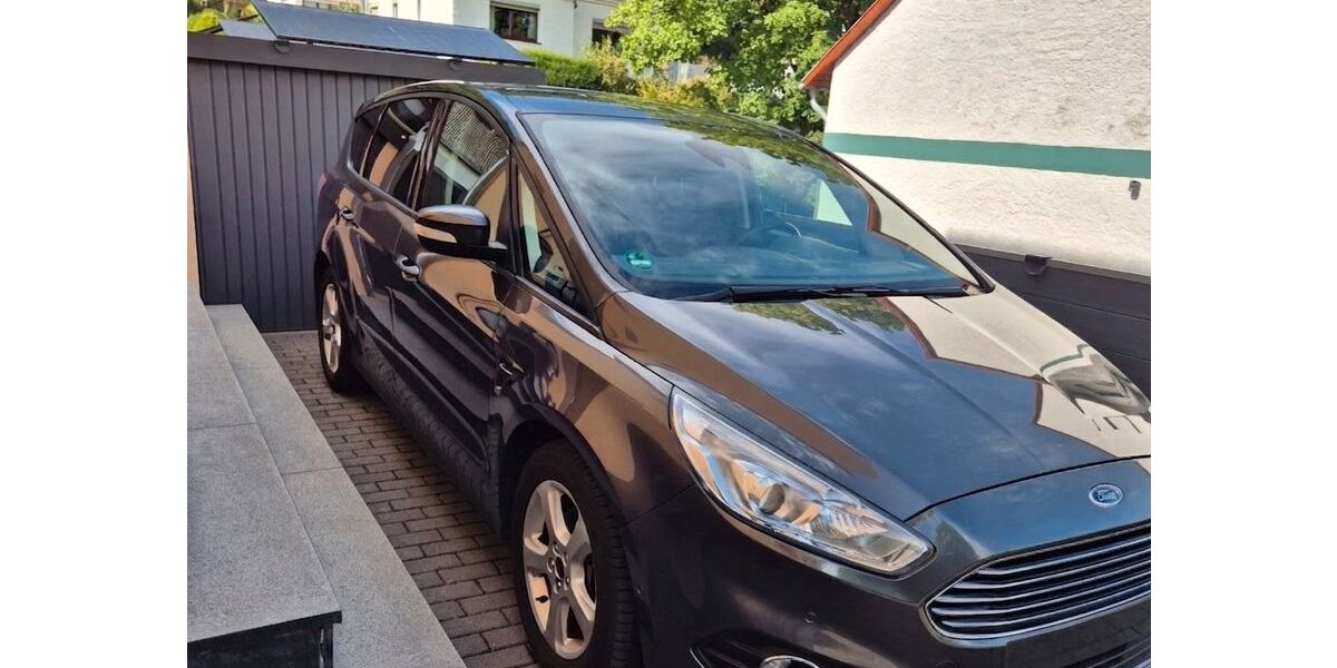 Ford S-Max 163.000 km 10.500 &euro; Bad Münstereifel 53902