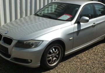 BMW 318i KLIMAAUTOMATIK NAVI PDC MFL 17 Zoll LMF 133.241 km 7.908 &euro; Köln 50858