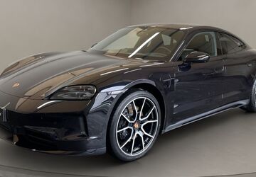 Porsche Taycan 10.000 km 106.800 &euro; Köln 50823