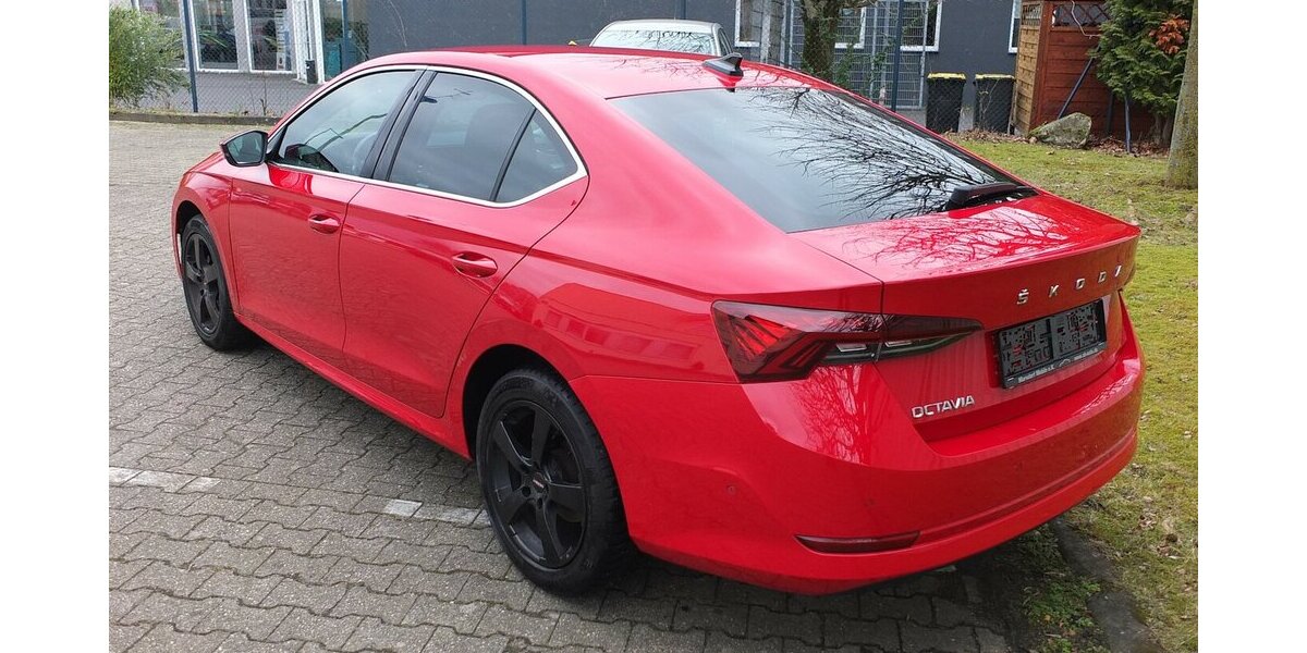 Skoda Octavia KUNDENAUFTRAG: STYLE NAVI BLUETOOTH PARKPI 53.254 km 18.998 &euro; Köln 50858
