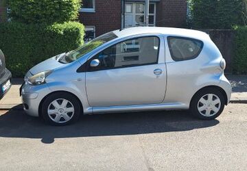 Toyota Aygo (X) 109.000 km 2.900 &euro; Köln 51065