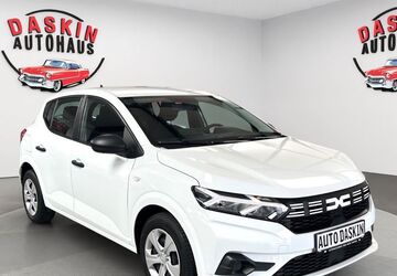 Dacia Sandero 125.000 km 9.600 &euro; Köln 50827