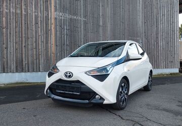 Toyota Aygo (X) 73.600 km 8.400 &euro; Lohmar 53797