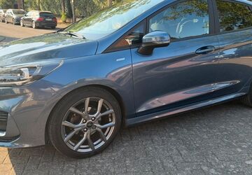 Ford Fiesta 29.800 km 16.900 &euro; Köln 50765