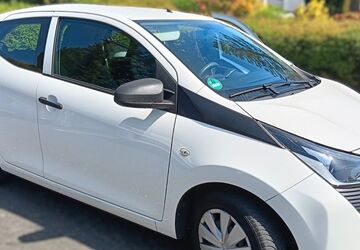 Toyota Aygo (X) 27.000 km 9.000 &euro; Leverkusen 51381