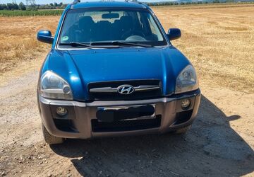 Hyundai TUCSON 131.000 km 4.150 &euro; Meckenheim 53340