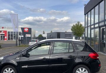 Renault Clio 93.000 km 6.780 &euro; Erftstadt 50374