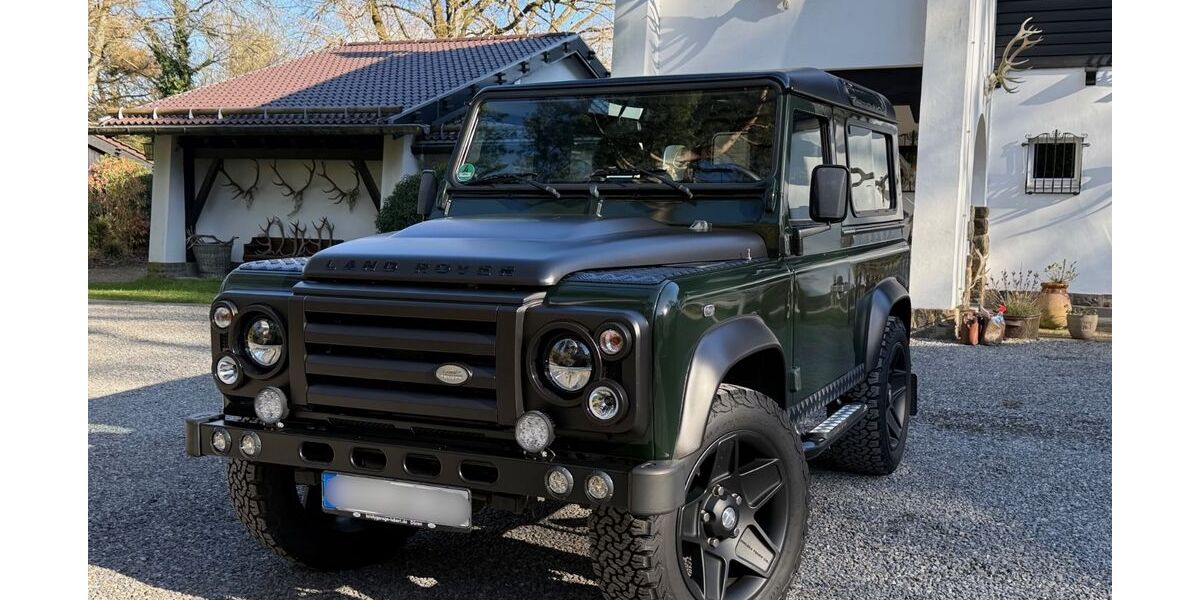 Land Rover Defender 56.000 km 57.900 &euro; Euskirchen 53879