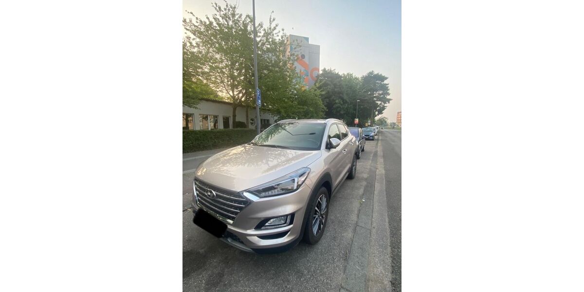Hyundai TUCSON 69.000 km 18.990 &euro; Köln 51063