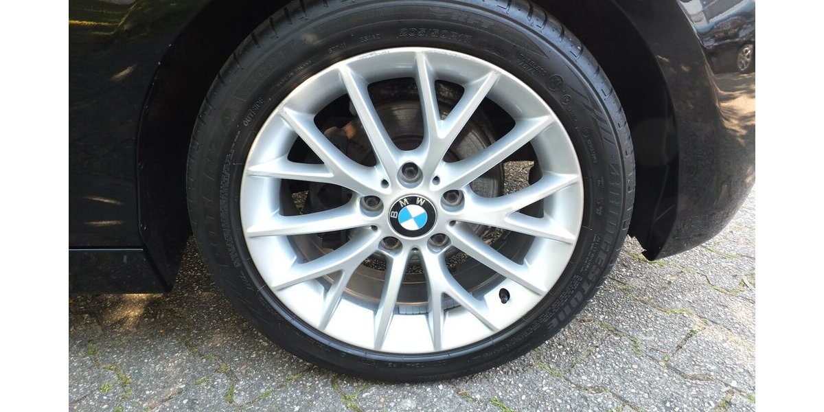 BMW 116i NAVIGATION PDC 17 Zoll LMF KLIMAANLAGE 118.985 km 9.598 &euro; Köln 50858