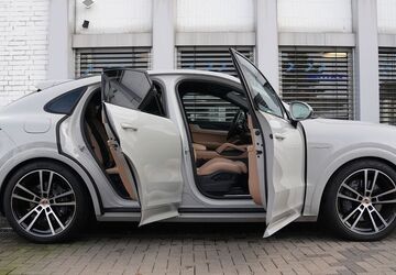 Porsche Cayenne 12.000 km 122.500 &euro; Hürth (bei Köln) 50354