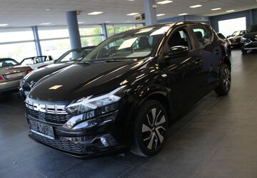 Dacia Sandero 14.222 km 15.980 &euro; Euskirchen 53881